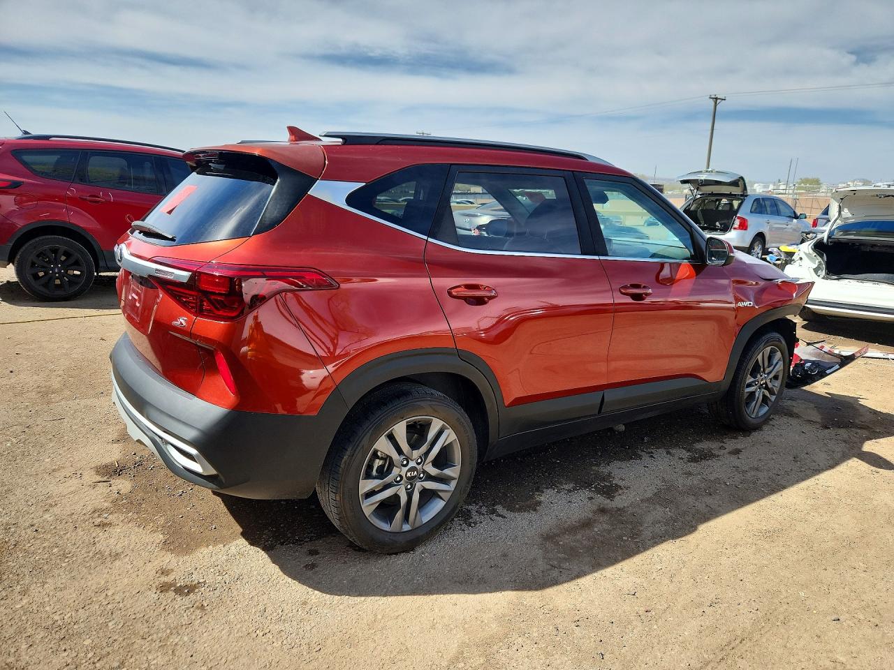 2021 KIA SELTOS S photo 3