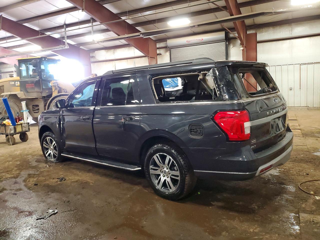 2024 FORD EXPEDITION MAX XLT photo 2