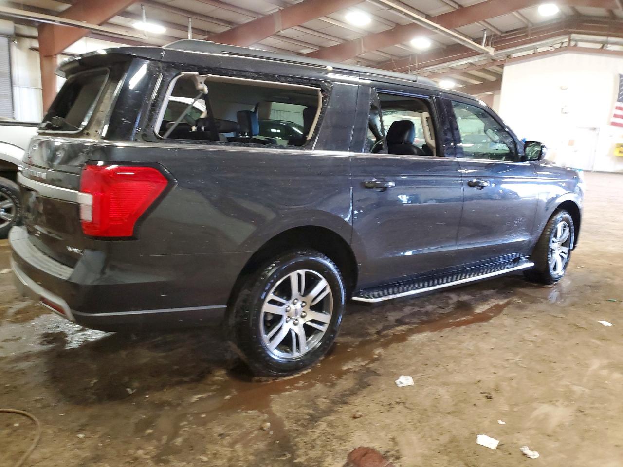 2024 FORD EXPEDITION MAX XLT photo 3
