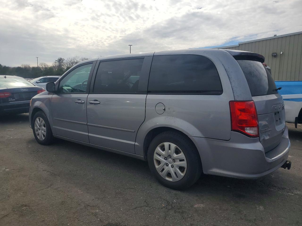 2013 DODGE GRAND CARAVAN SE photo 2