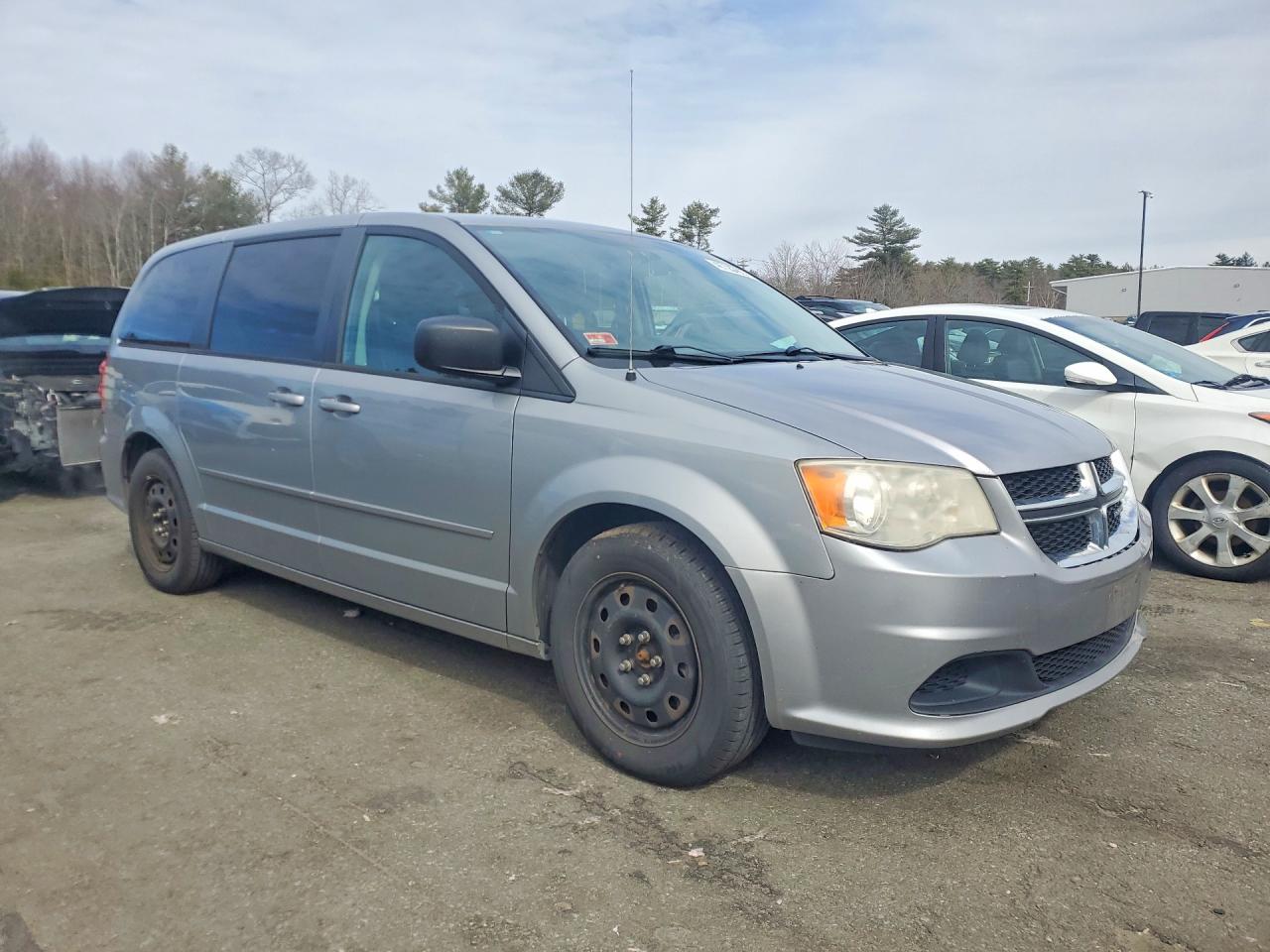 2013 DODGE GRAND CARAVAN SE photo 4