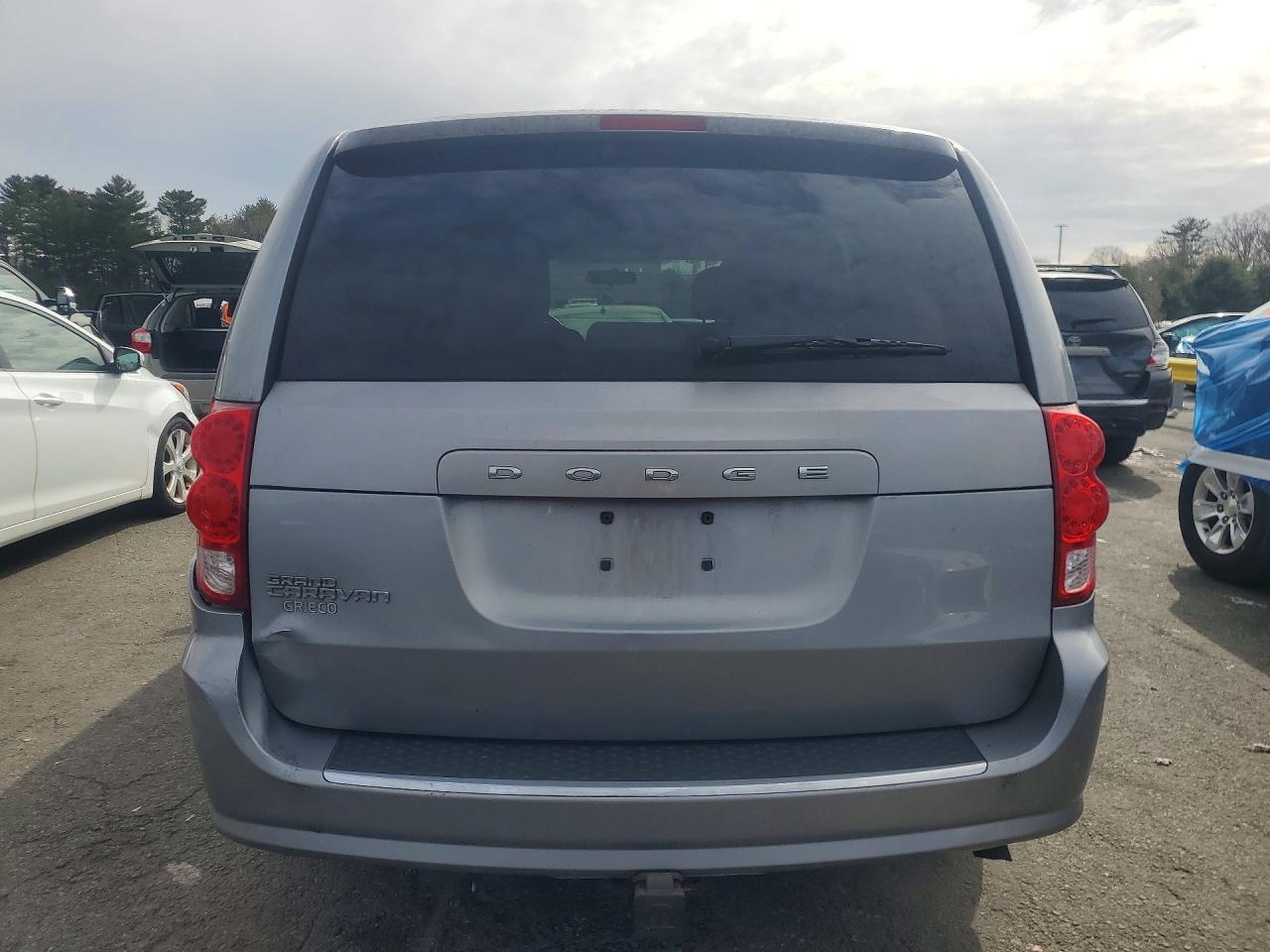 2013 DODGE GRAND CARAVAN SE photo 6