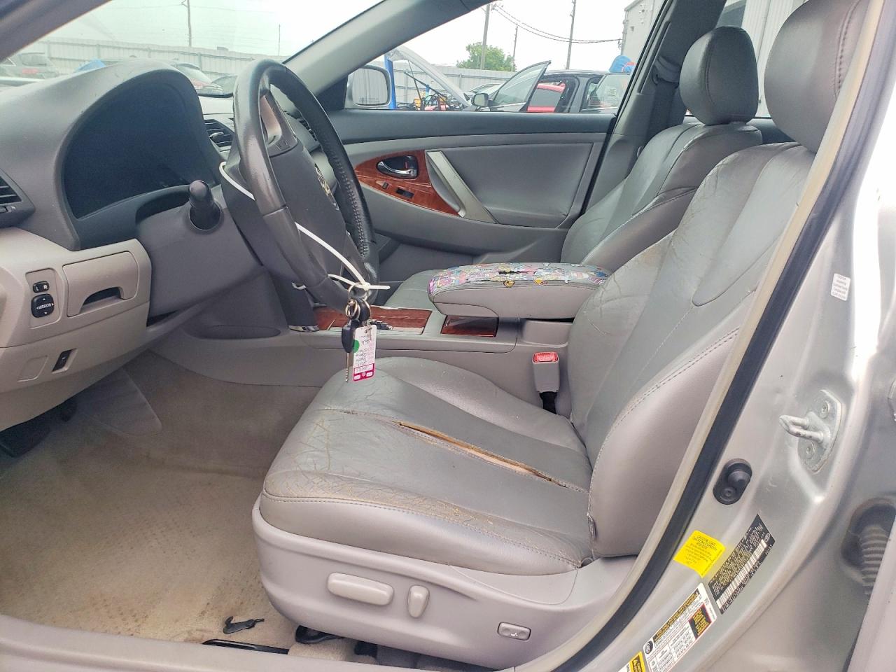 2011 TOYOTA CAMRY XLE V6 photo 19
