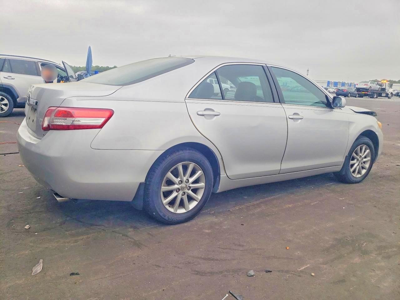 2011 TOYOTA CAMRY XLE V6 photo 7