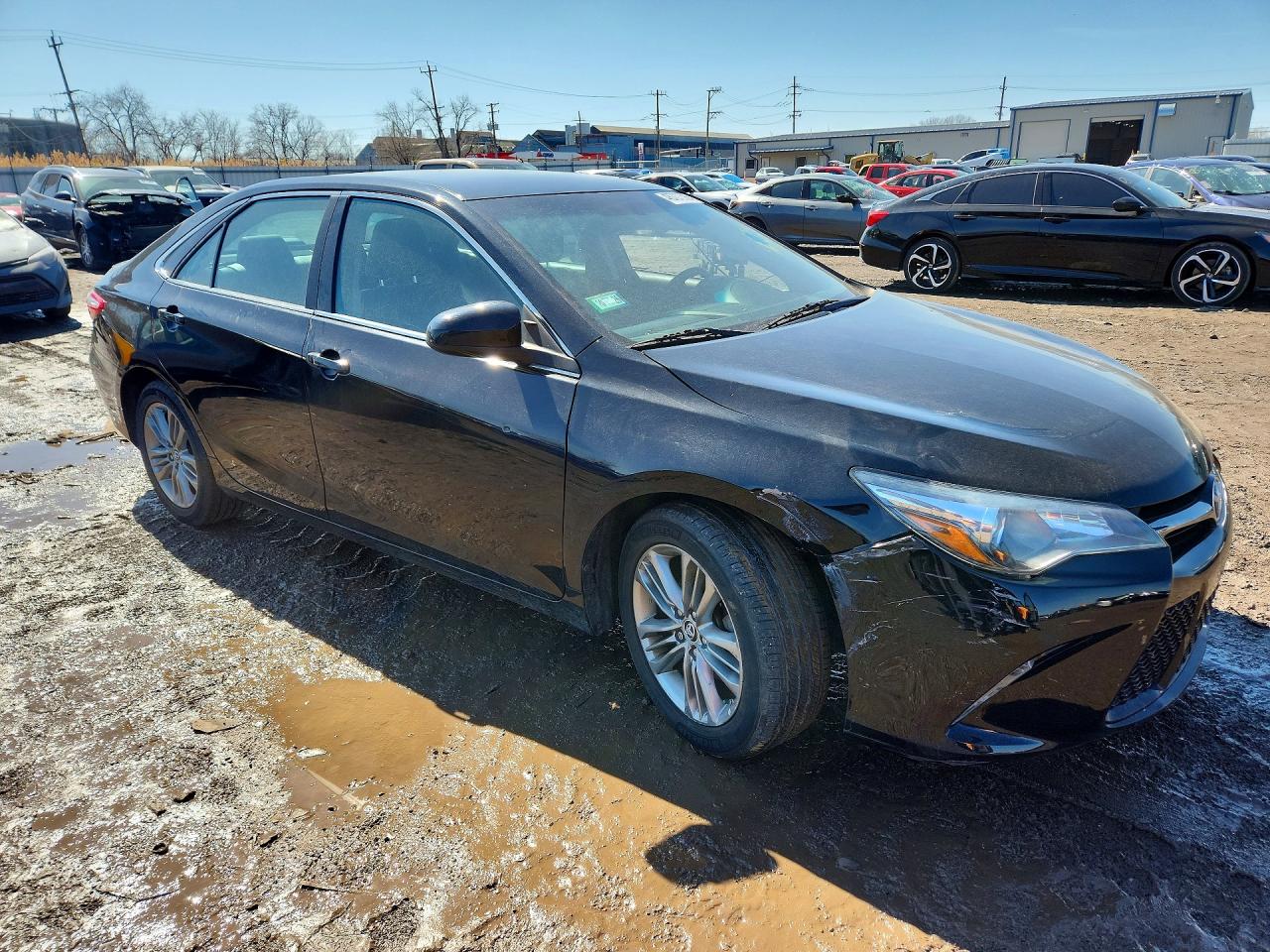 2015 TOYOTA CAMRY SE photo 4