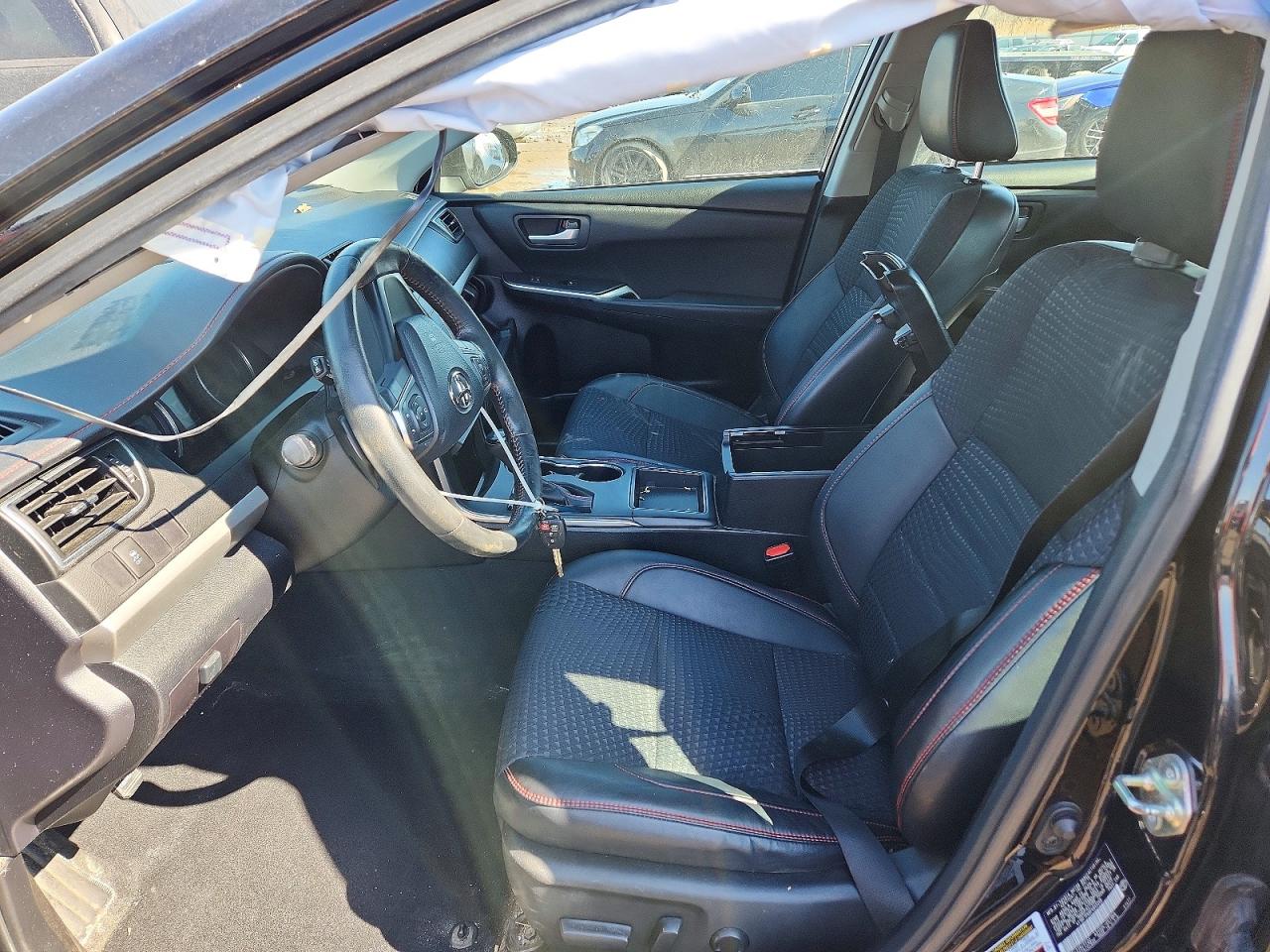 2015 TOYOTA CAMRY SE photo 7