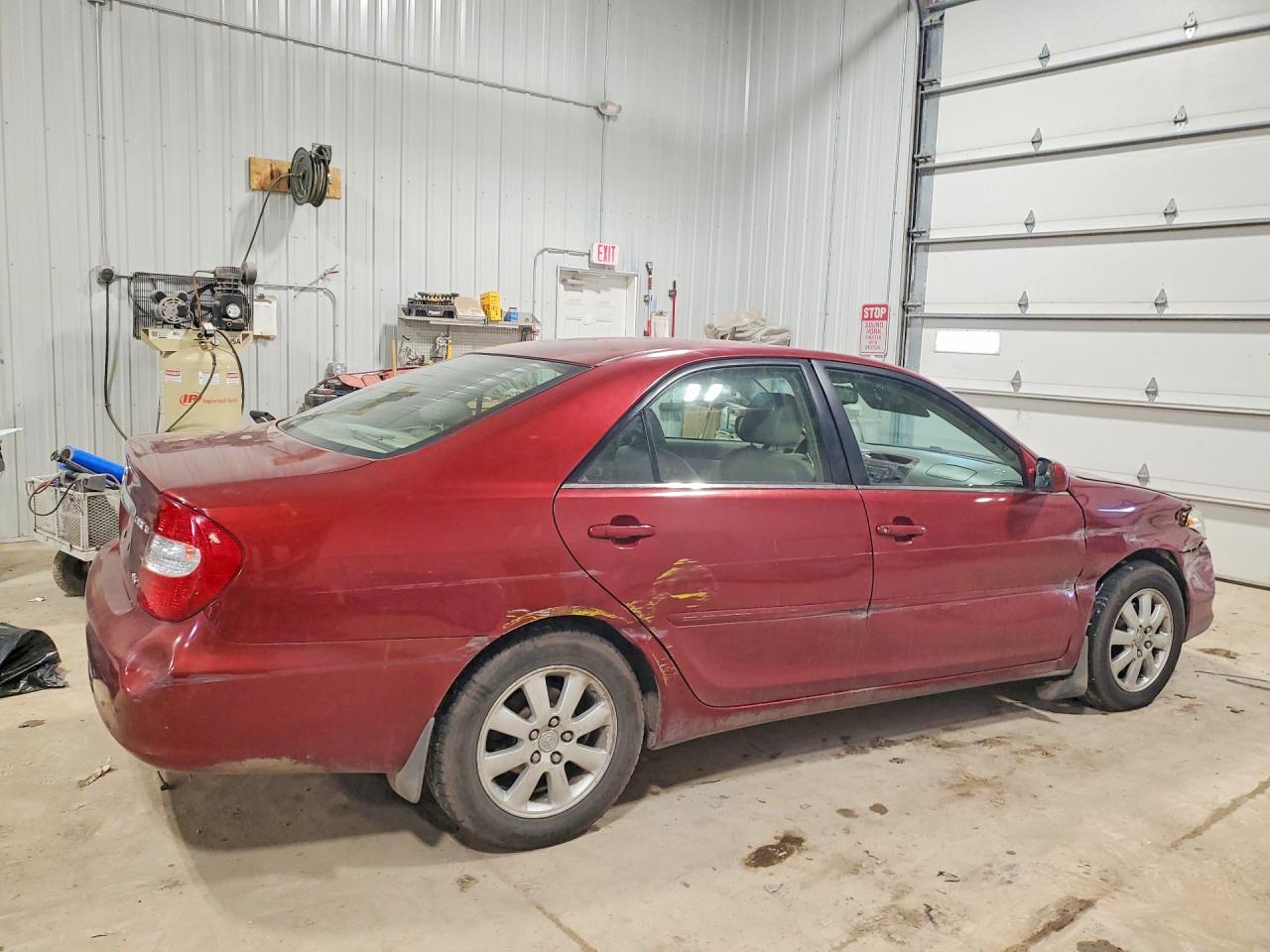 2003 TOYOTA CAMRY XLE V6 photo 3