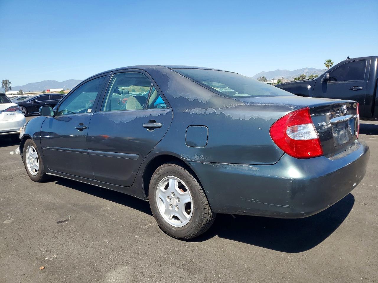 2002 TOYOTA CAMRY LE V6 photo 3