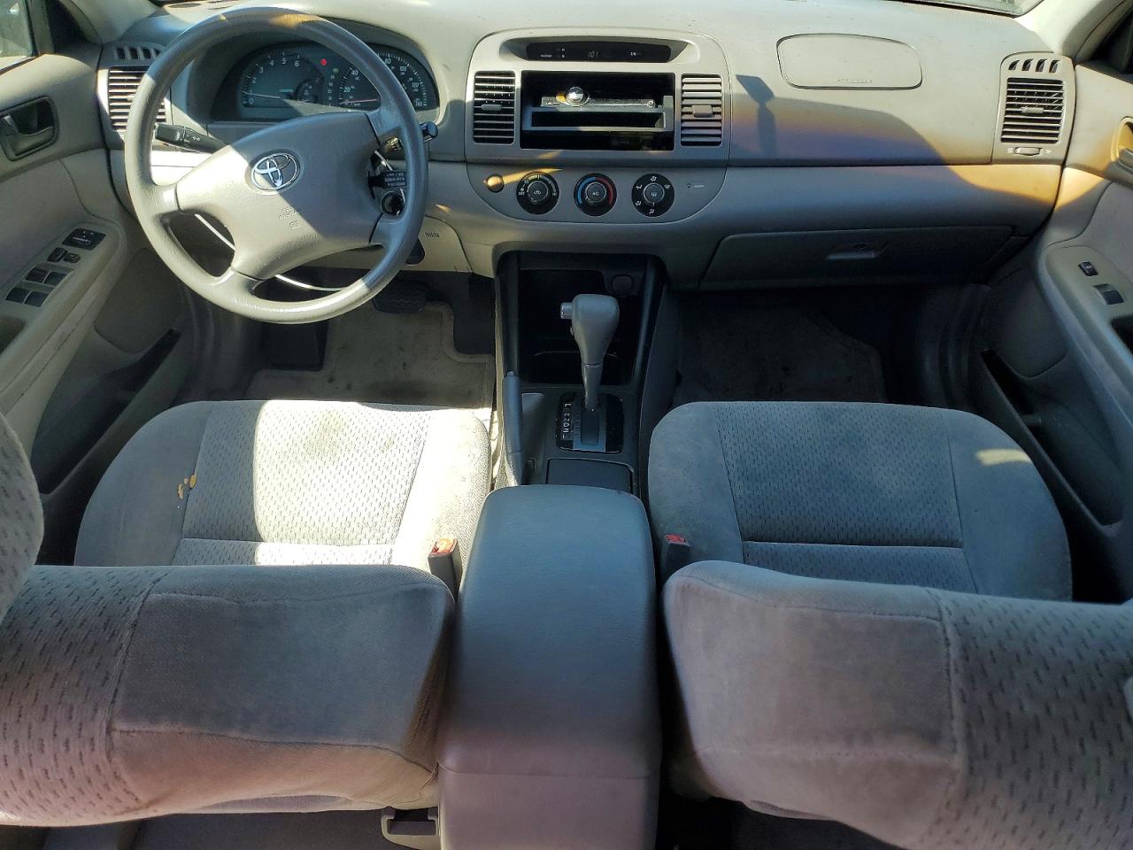 2002 TOYOTA CAMRY LE V6 photo 15