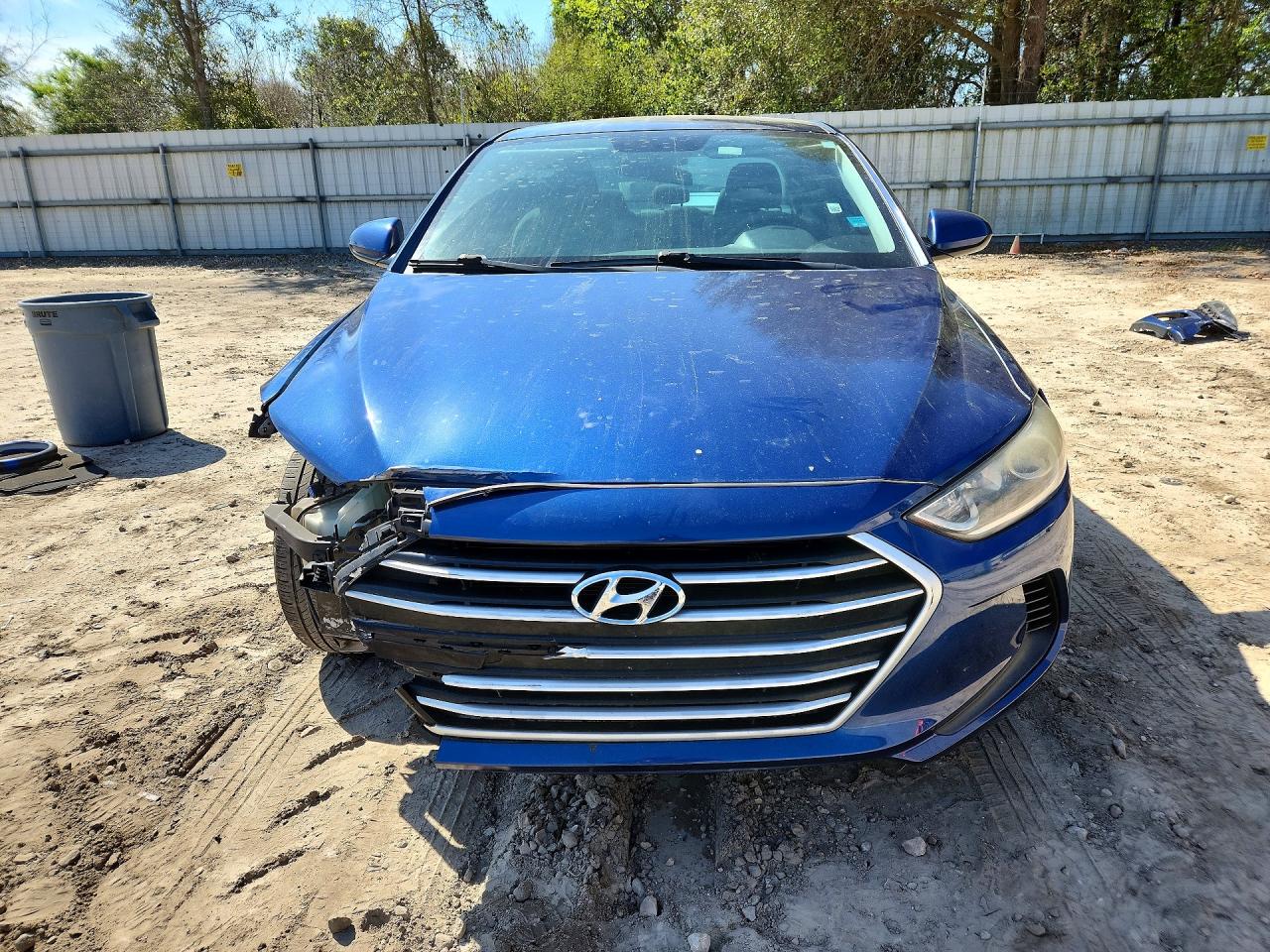 2017 HYUNDAI ELANTRA photo 5
