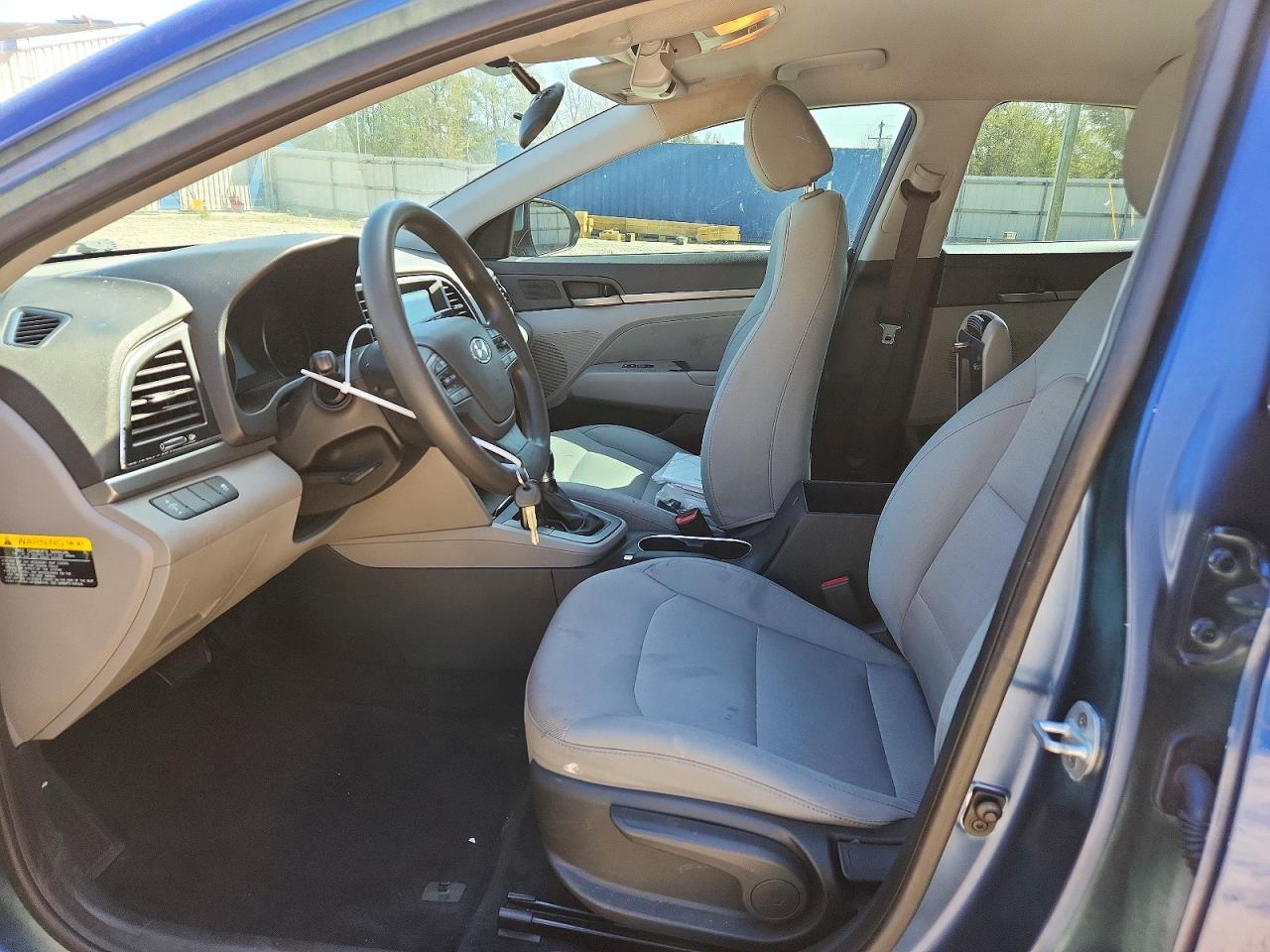 2017 HYUNDAI ELANTRA photo 7
