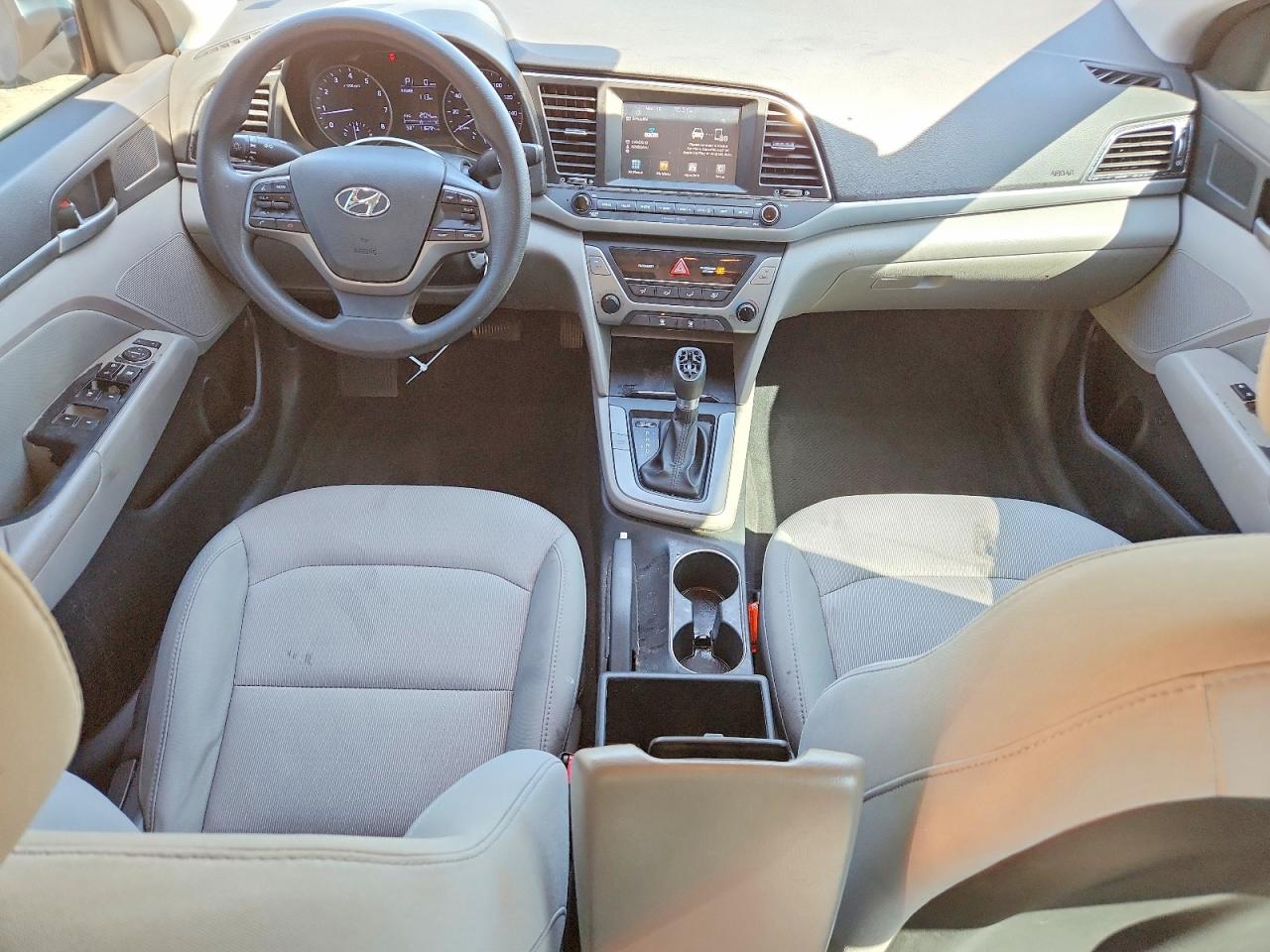 2017 HYUNDAI ELANTRA photo 8