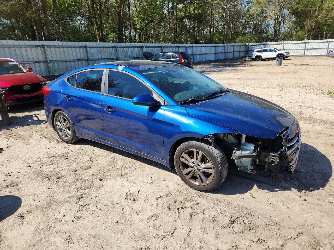 2017 HYUNDAI ELANTRA photo 4