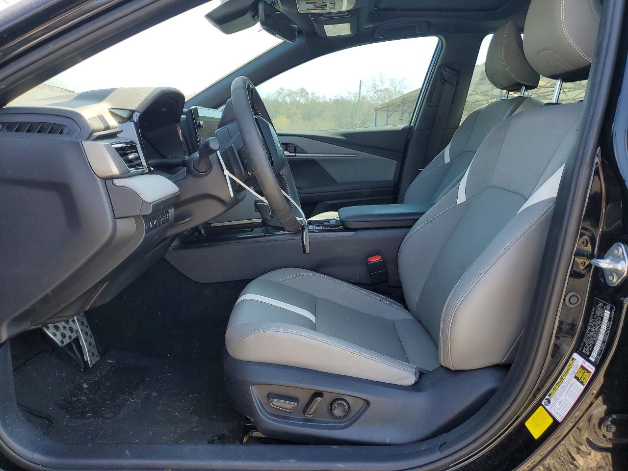 2025 TOYOTA CAMRY SE photo 7