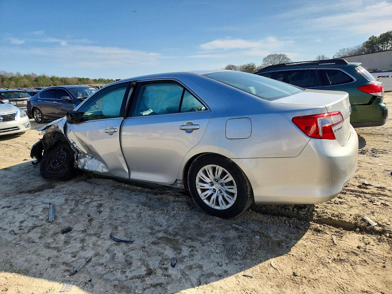 2012 TOYOTA CAMRY photo 2