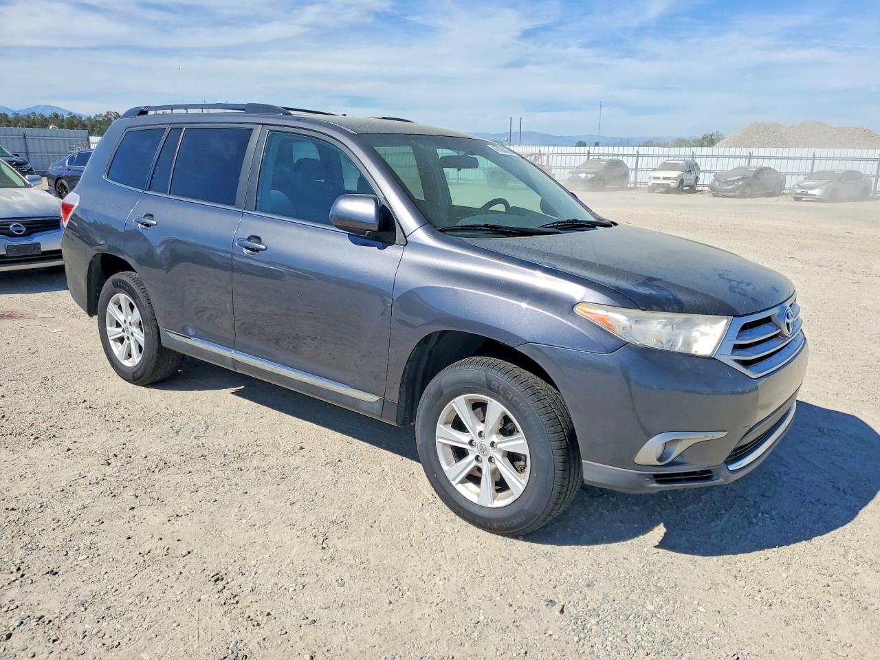 2013 TOYOTA HIGHLANDER PLUS photo 13