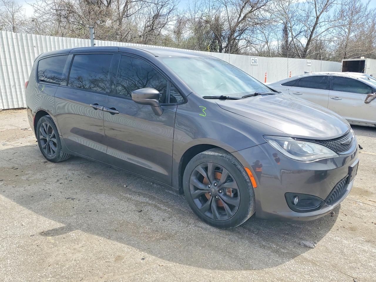2019 CHRYSLER PACIFICA TOURING PLUS photo 7