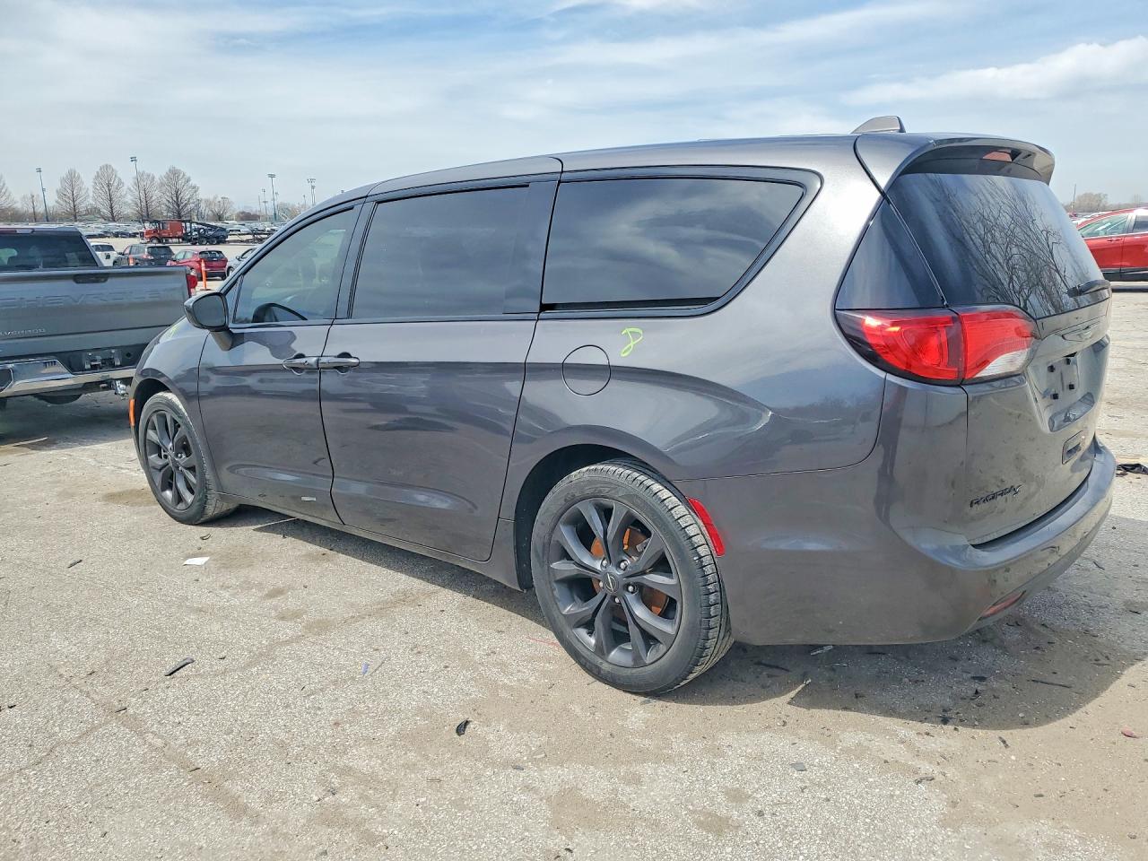 2019 CHRYSLER PACIFICA TOURING PLUS photo 3