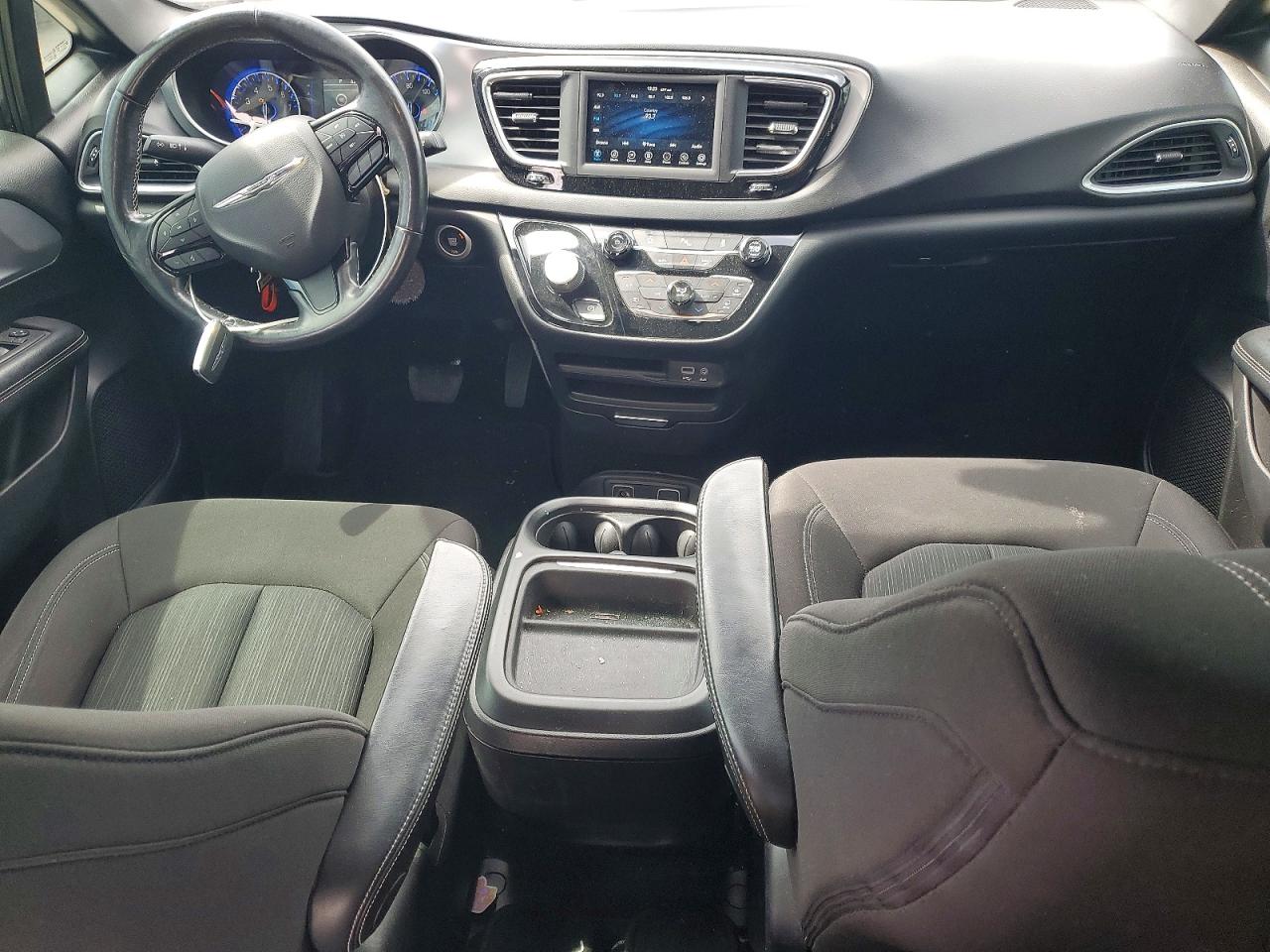 2019 CHRYSLER PACIFICA TOURING PLUS photo 15