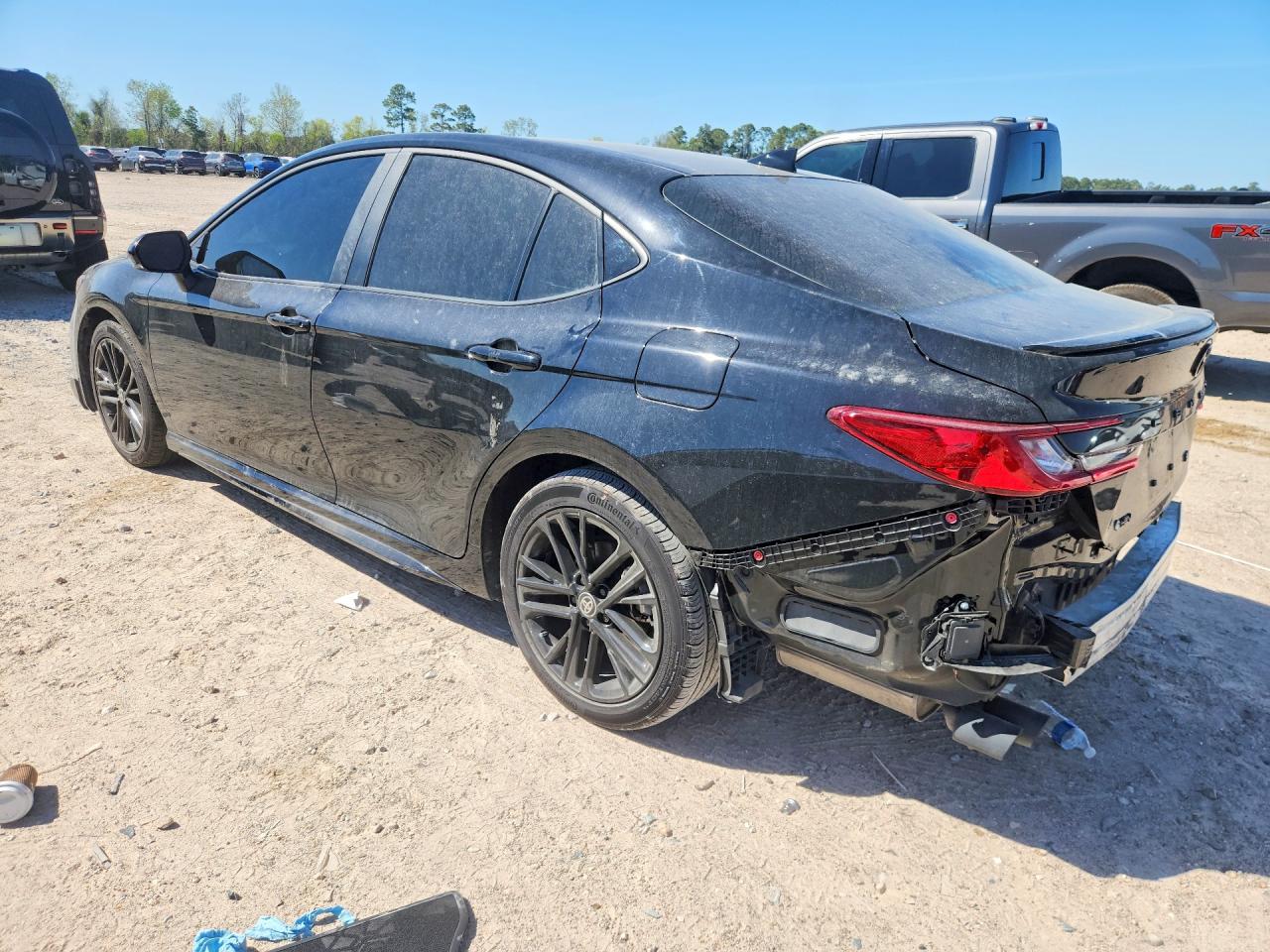 2025 TOYOTA CAMRY SE photo 3
