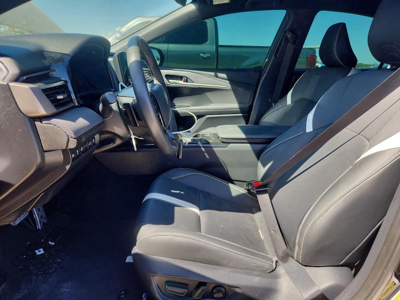 2025 TOYOTA CAMRY SE photo 13