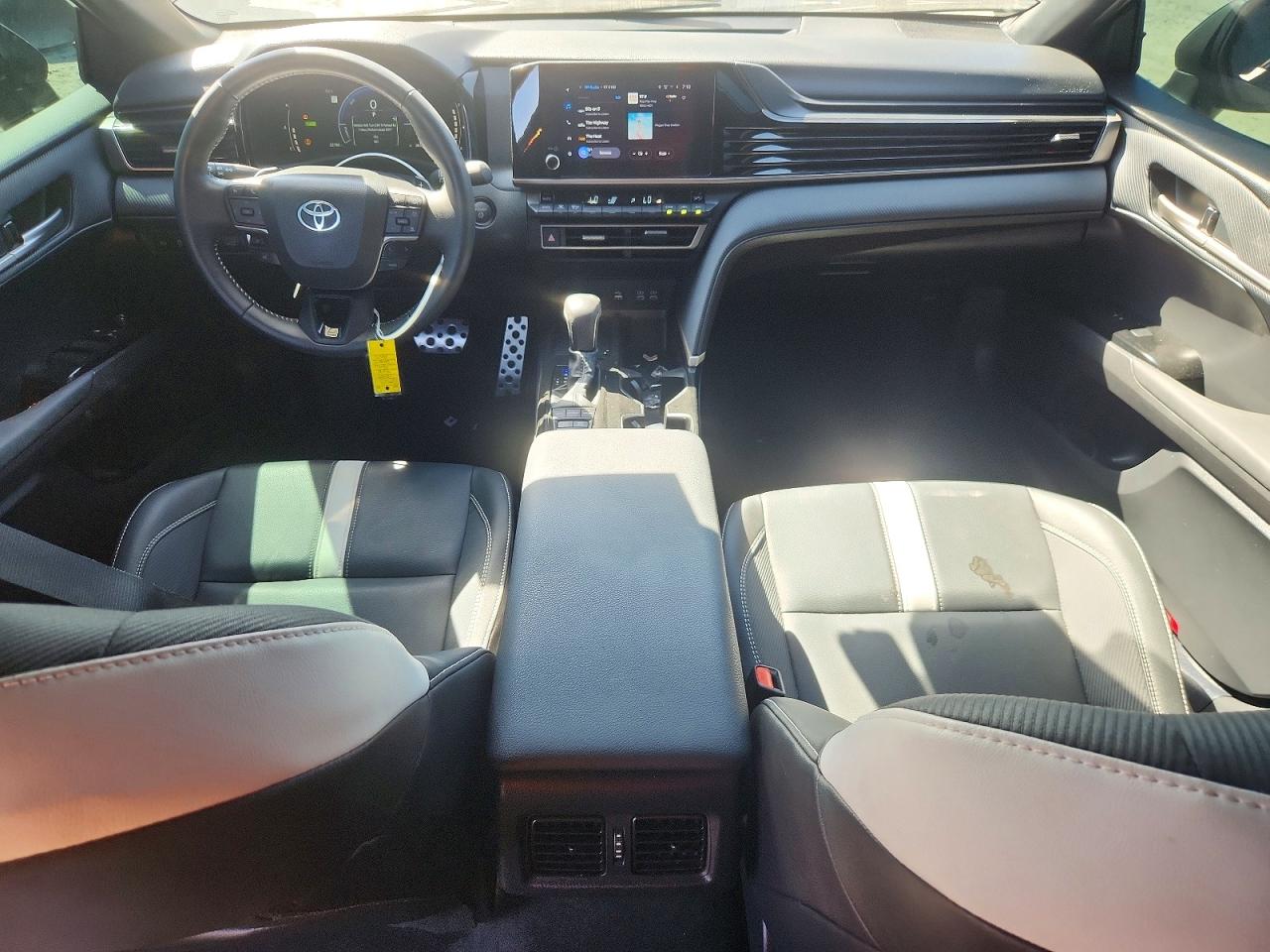 2025 TOYOTA CAMRY SE photo 15