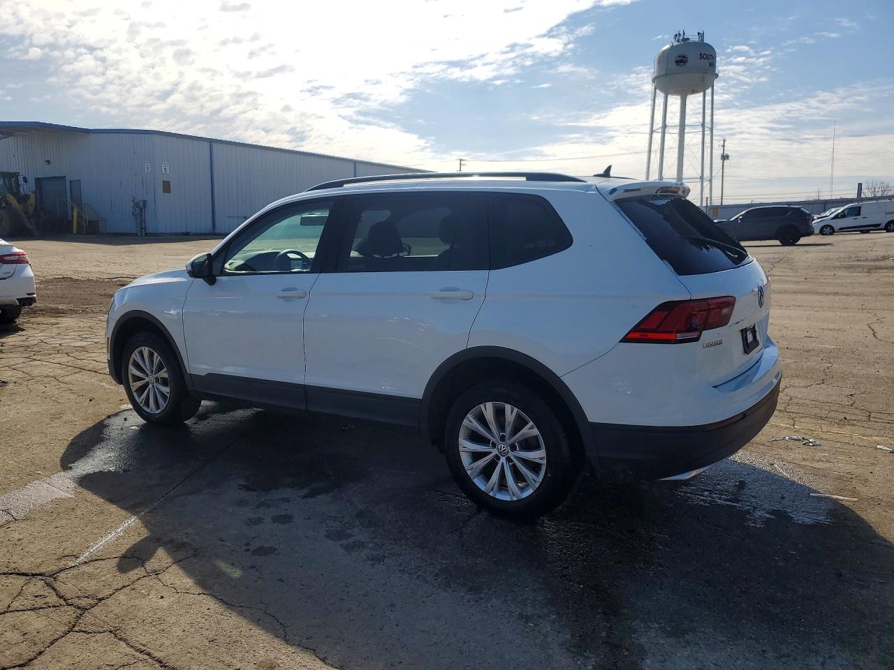 2020 VOLKSWAGEN TIGUAN S photo 4