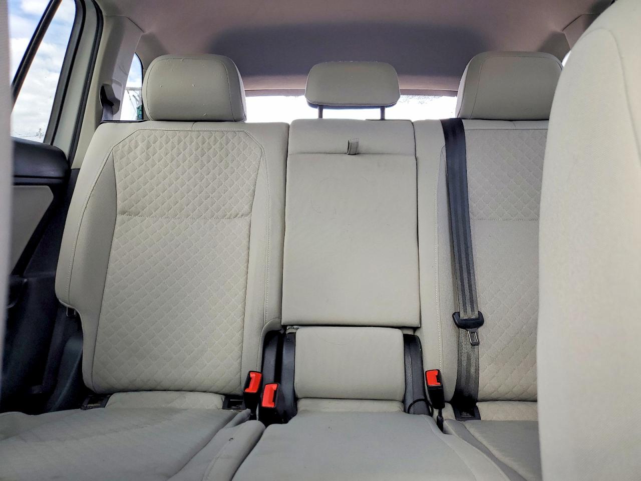 2020 VOLKSWAGEN TIGUAN S photo 28