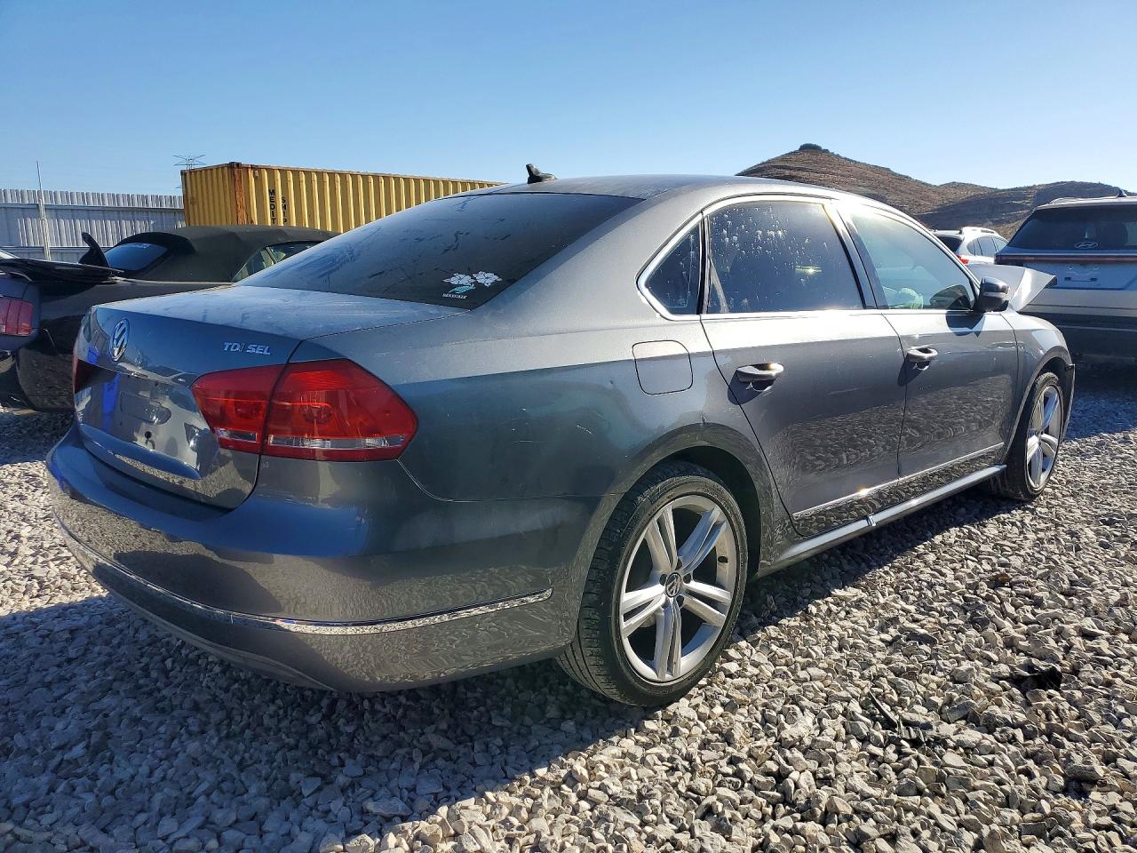2015 VOLKSWAGEN PASSAT SEL photo 5