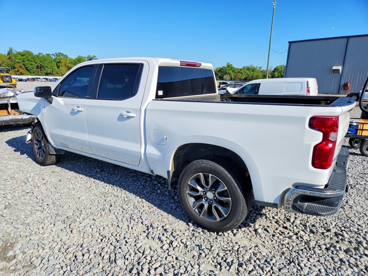 2023 CHEVROLET SILVERADO K1500 LT photo 2
