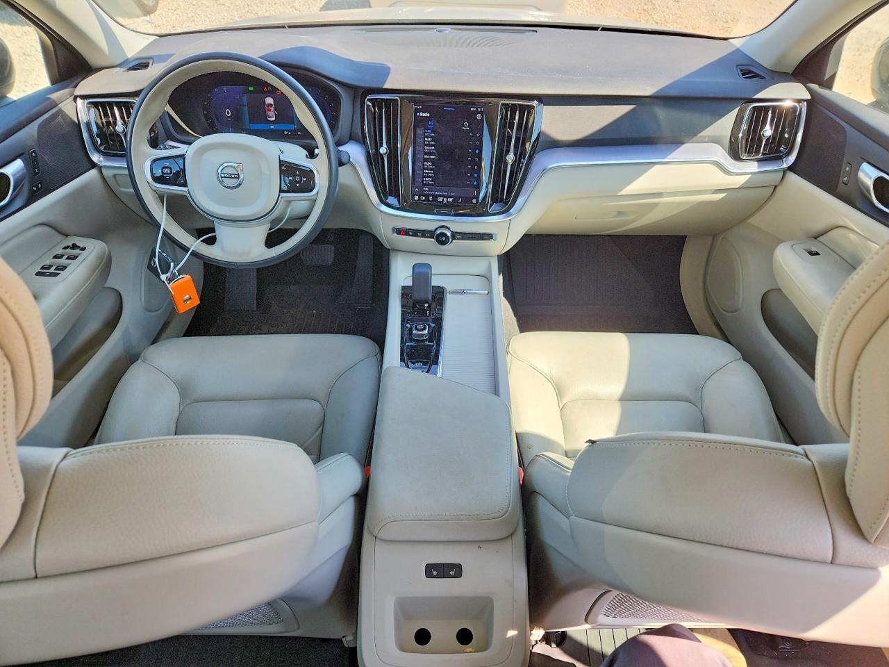 2024 VOLVO S60 CORE photo 15