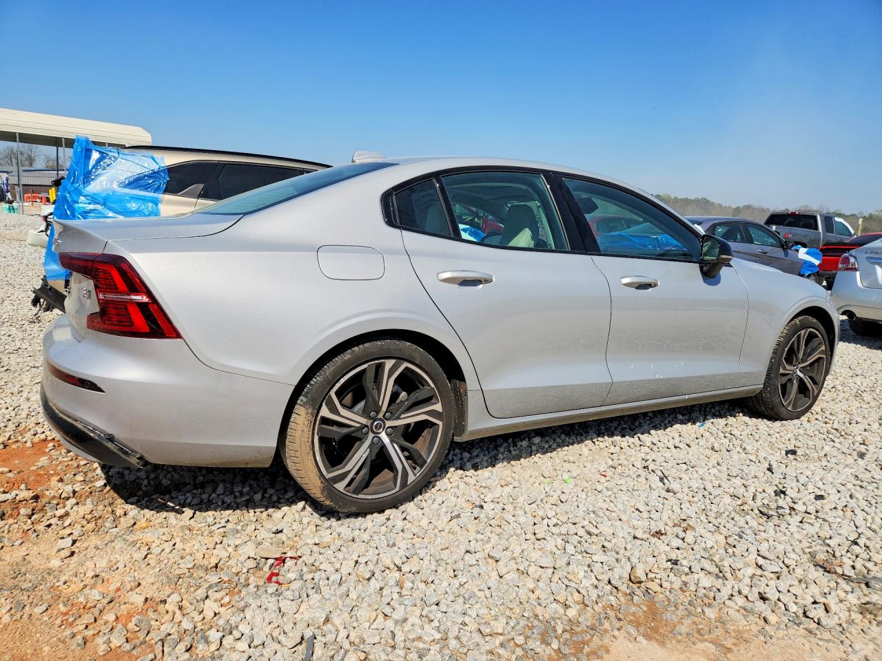 2024 VOLVO S60 CORE photo 5