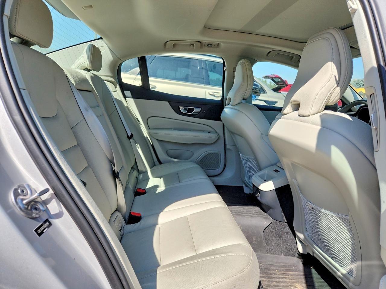 2024 VOLVO S60 CORE photo 19