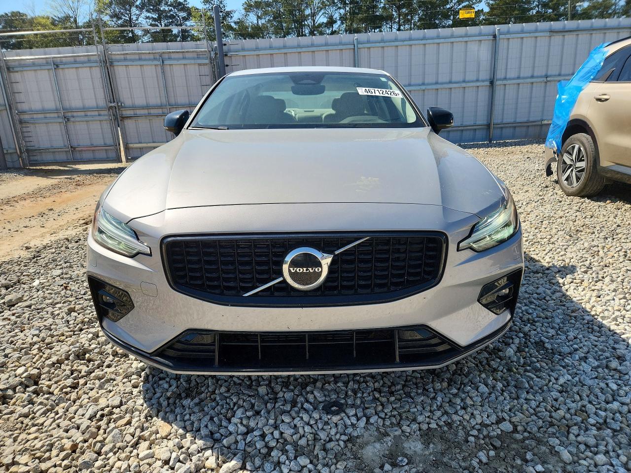 2024 VOLVO S60 CORE photo 9