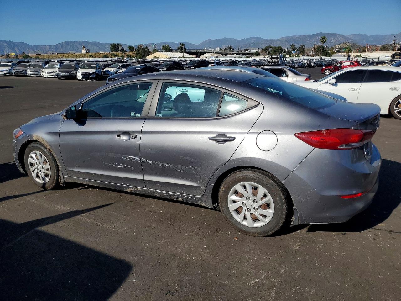 2018 HYUNDAI ELANTRA SE photo 3