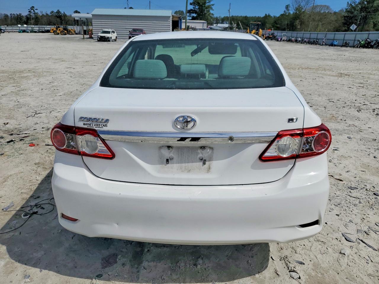 2013 TOYOTA COROLLA LE photo 16