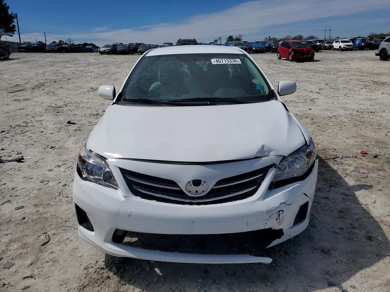 2013 TOYOTA COROLLA LE photo 13