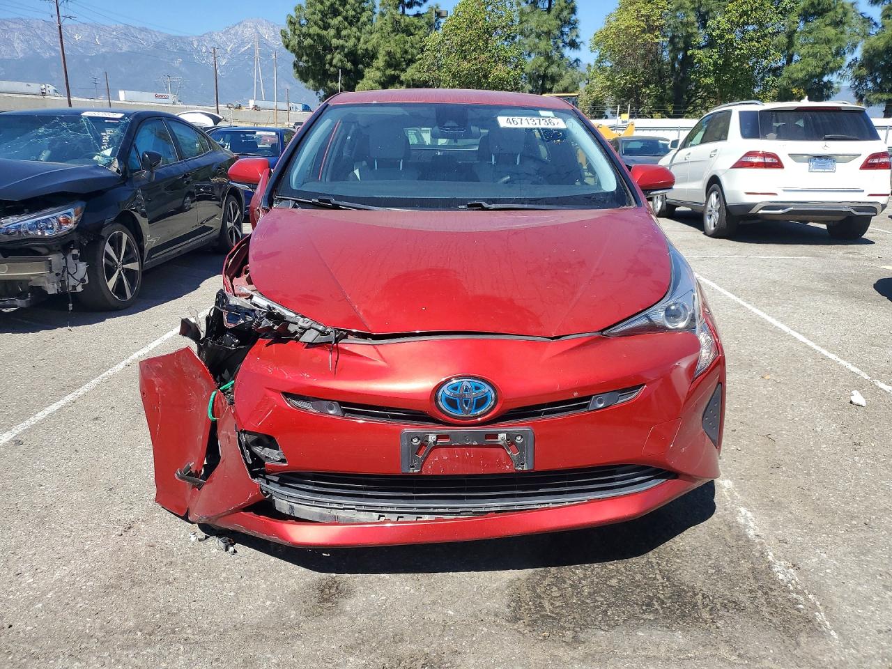 2017 TOYOTA PRIUS TWO photo 9