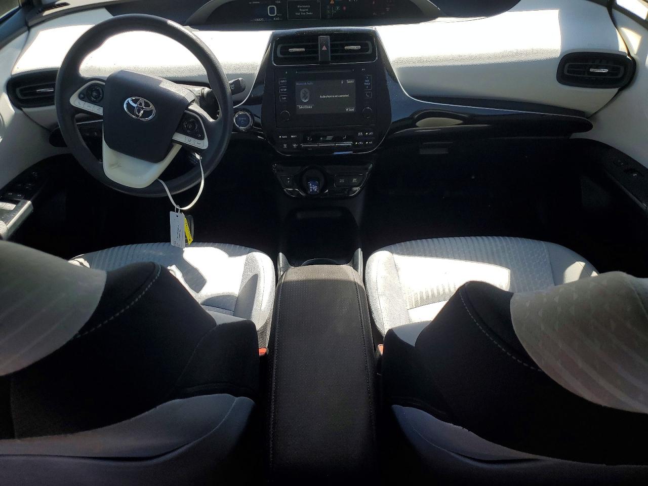 2017 TOYOTA PRIUS TWO photo 15
