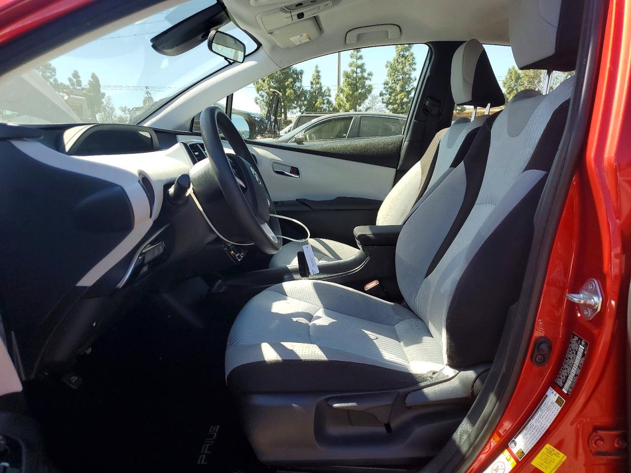 2017 TOYOTA PRIUS TWO photo 13