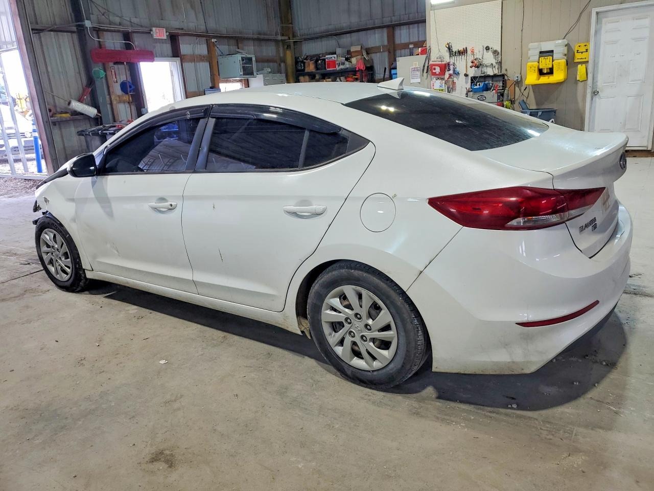 2017 HYUNDAI ELANTRA SE photo 2