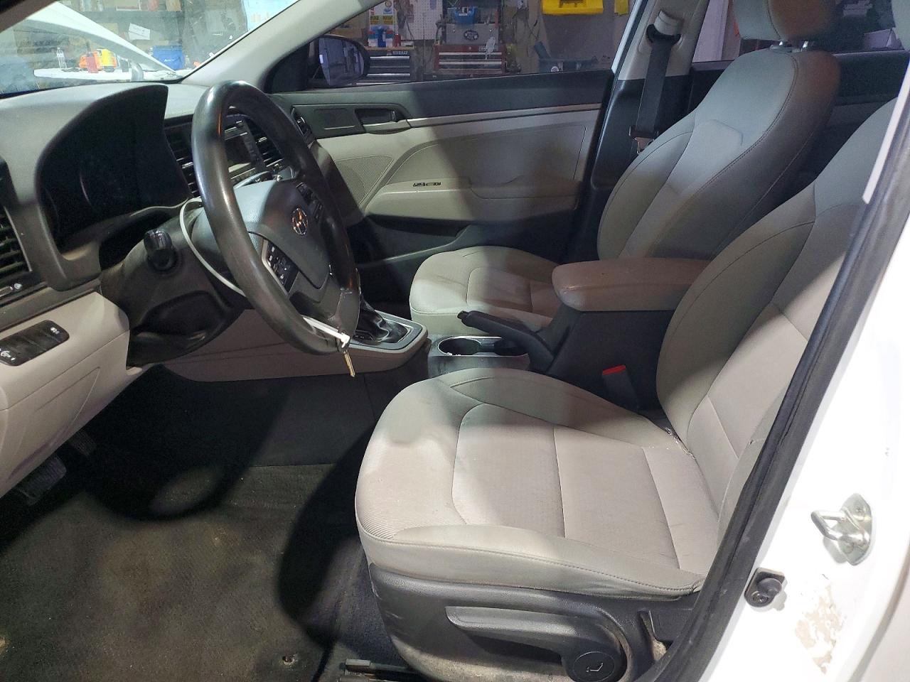 2017 HYUNDAI ELANTRA SE photo 7