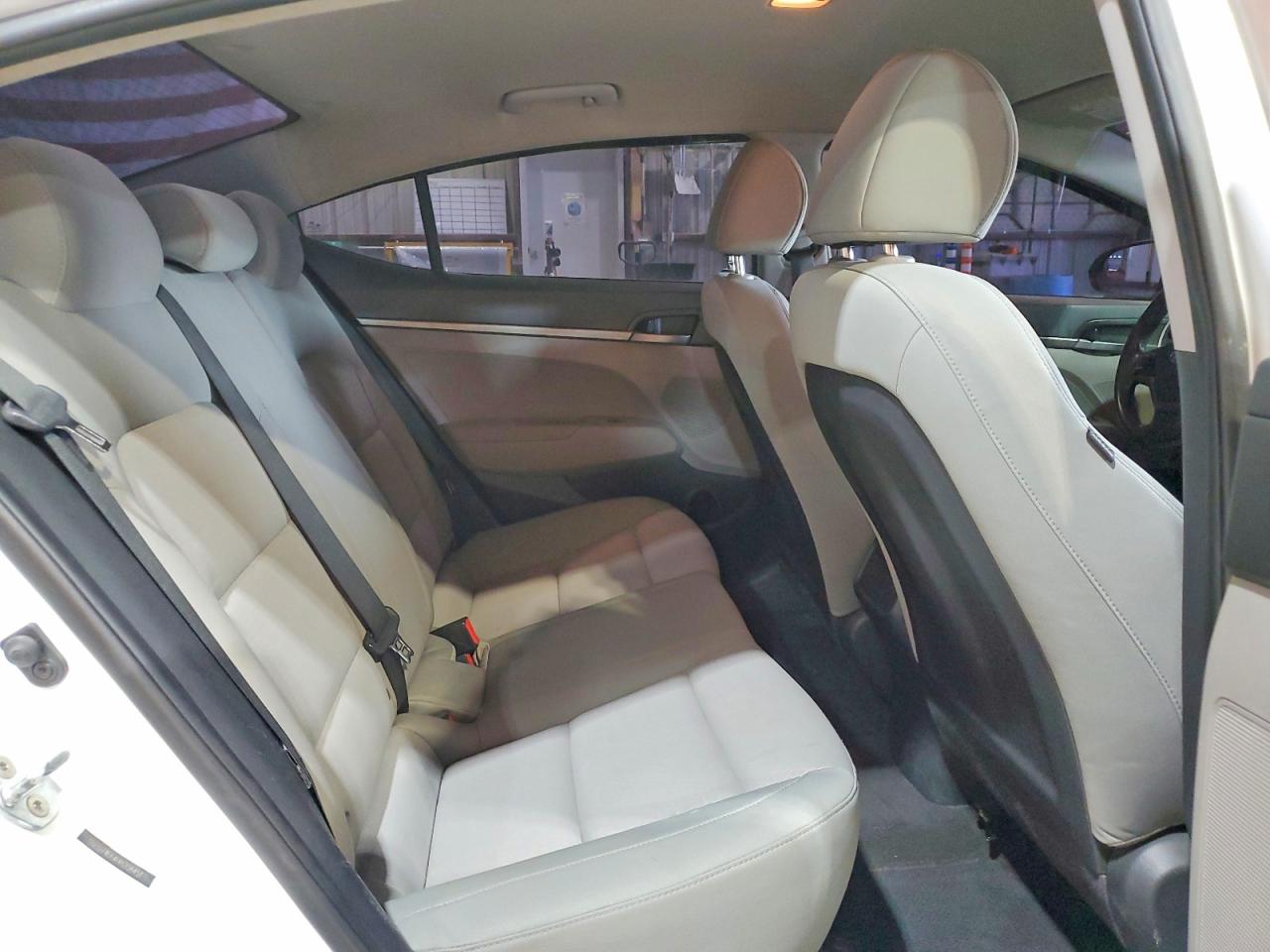 2017 HYUNDAI ELANTRA SE photo 10