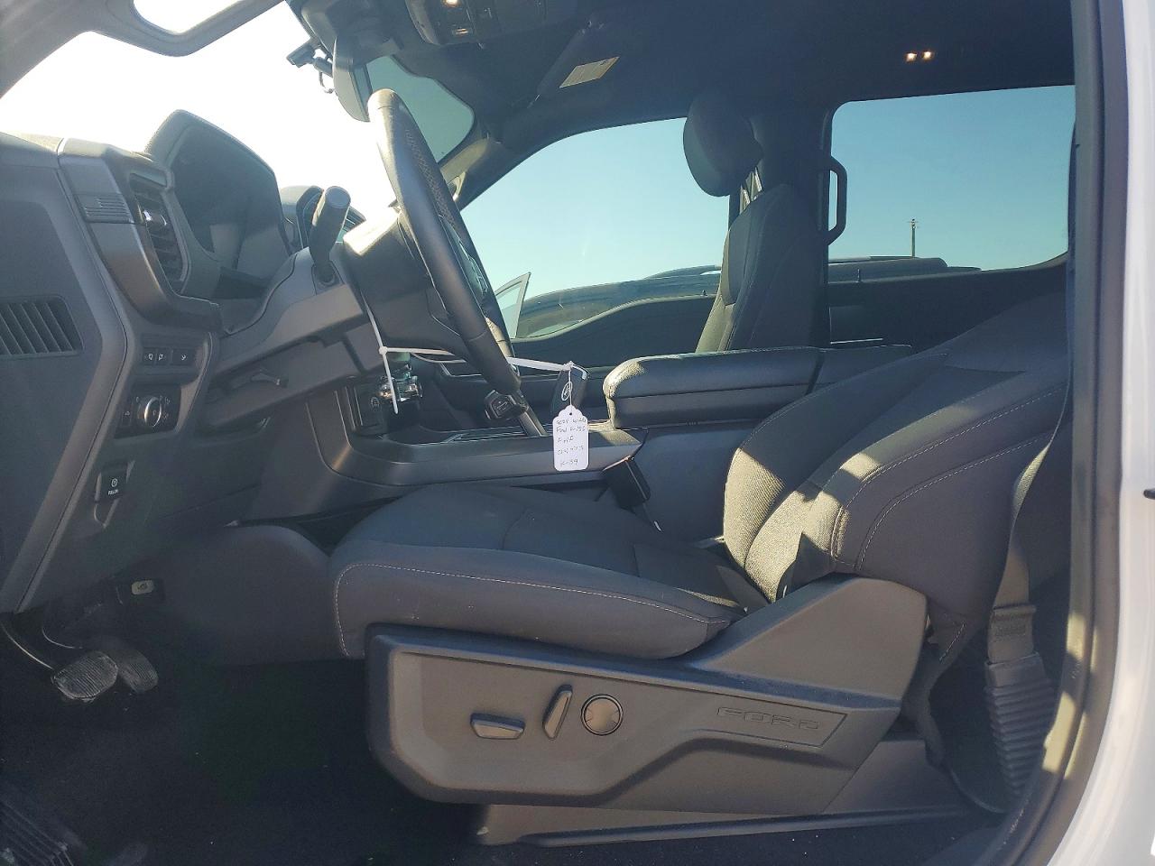 2024 FORD F150 XLT photo 7