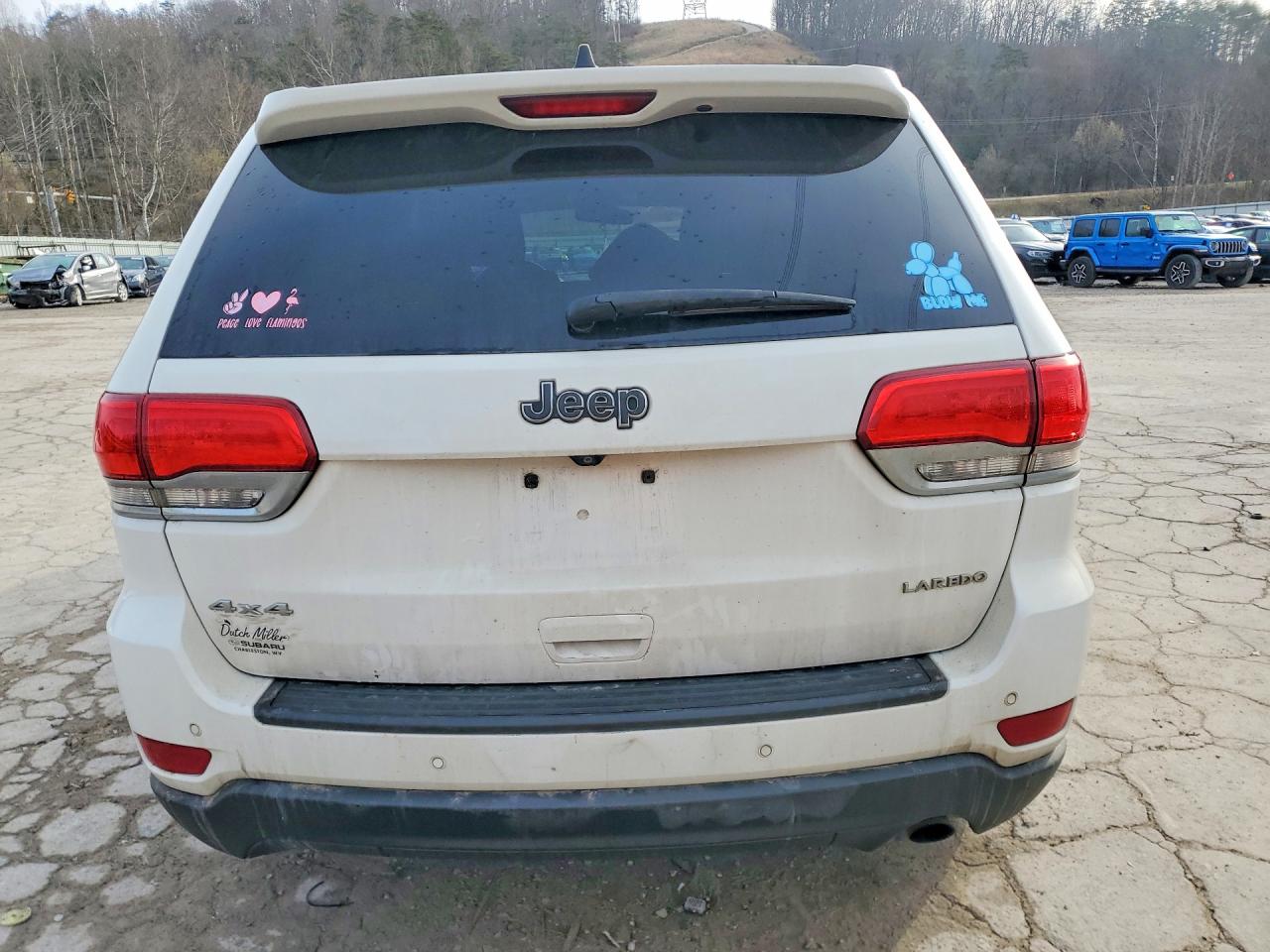 2019 JEEP GRAND CHEROKEE LAREDO photo 11