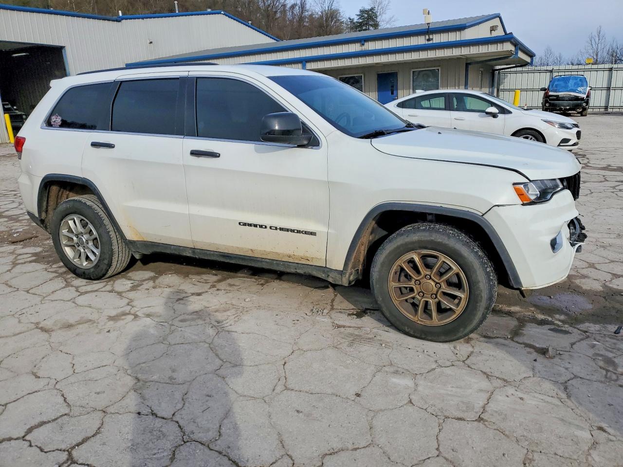2019 JEEP GRAND CHEROKEE LAREDO photo 7