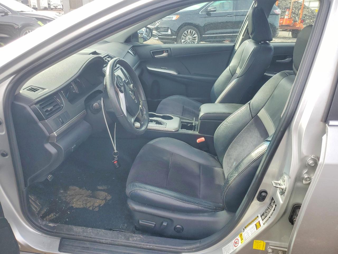 2012 TOYOTA CAMRY SE photo 7