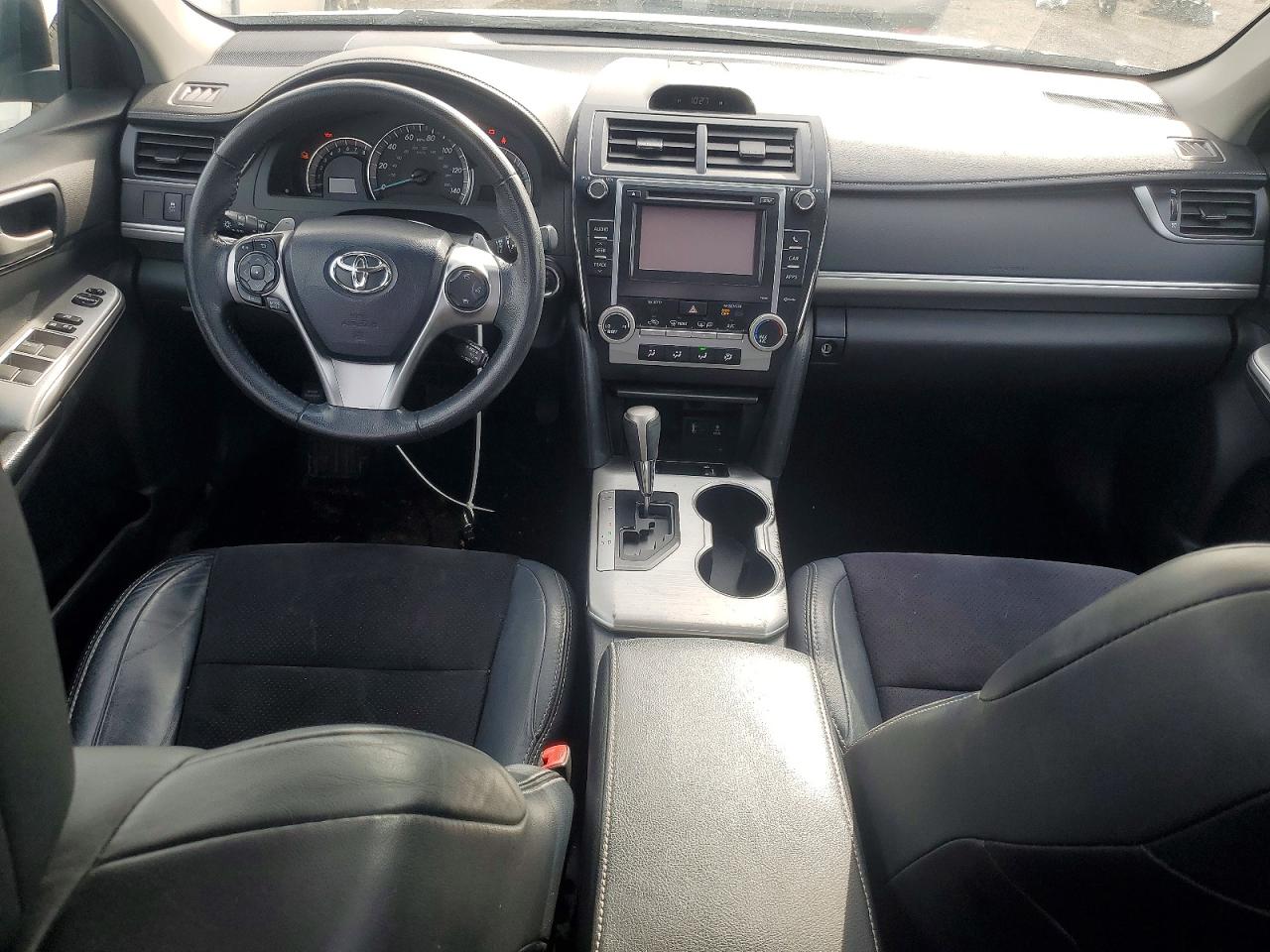2012 TOYOTA CAMRY SE photo 8