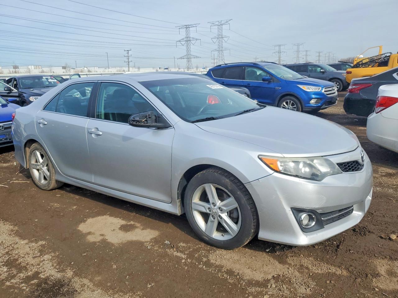 2012 TOYOTA CAMRY SE photo 4