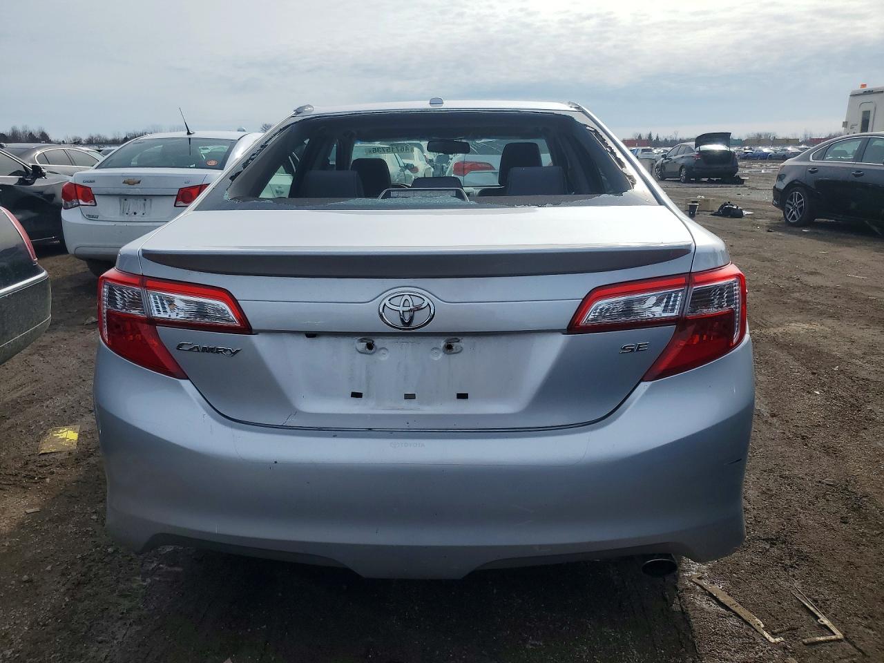 2012 TOYOTA CAMRY SE photo 6
